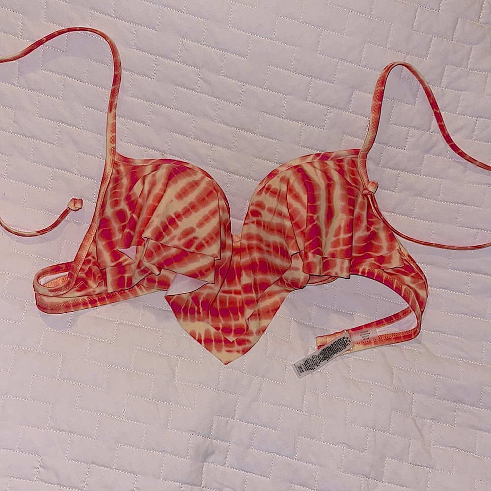 Victoria Secret 3/20$ (Pink) peachy orange and yellow& white size medium EUC 🍭